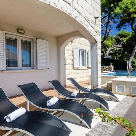 Wave N' Sea Apartment With A Private Pool Dubrovnik Bagian luar foto
