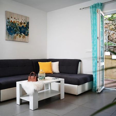 Wave N' Sea Apartment With A Private Pool Dubrovnik Bagian luar foto