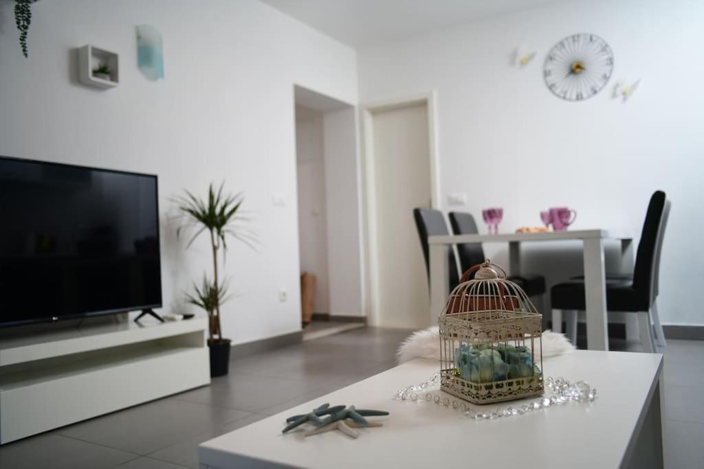 Wave N' Sea Apartment With A Private Pool Dubrovnik Bagian luar foto