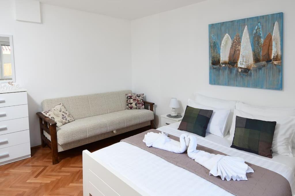 Wave N' Sea Apartment With A Private Pool Dubrovnik Bagian luar foto
