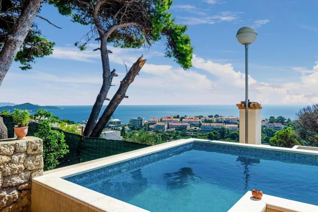 Wave N' Sea Apartment With A Private Pool Dubrovnik Bagian luar foto