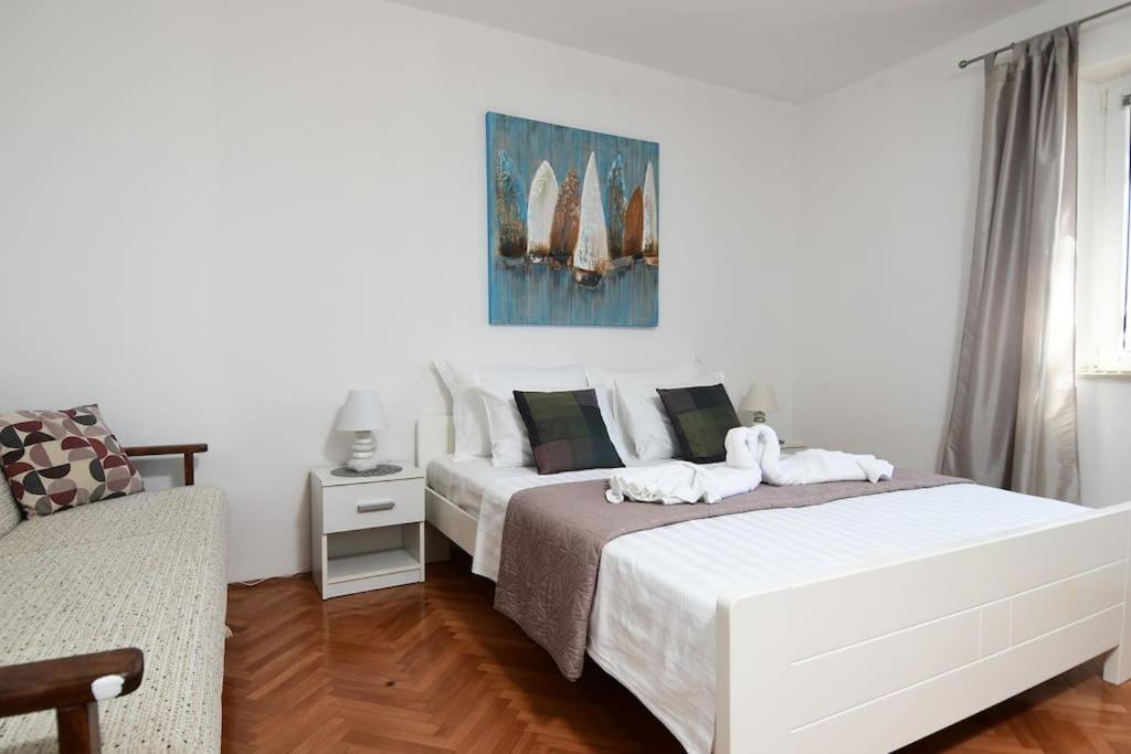 Wave N' Sea Apartment With A Private Pool Dubrovnik Bagian luar foto