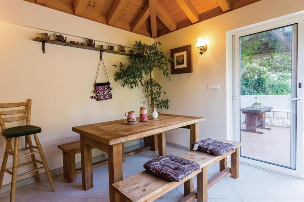 Wave N' Sea Apartment With A Private Pool Dubrovnik Bagian luar foto