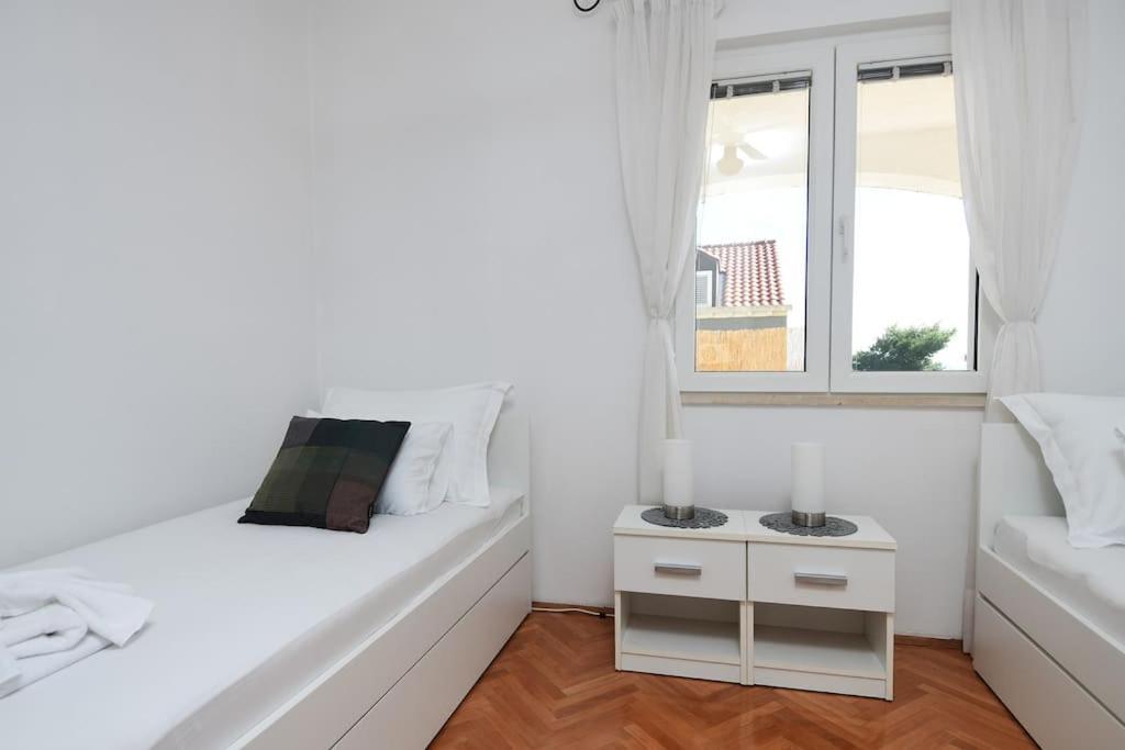 Wave N' Sea Apartment With A Private Pool Dubrovnik Bagian luar foto