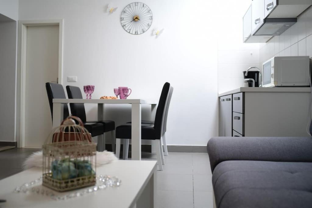 Wave N' Sea Apartment With A Private Pool Dubrovnik Bagian luar foto
