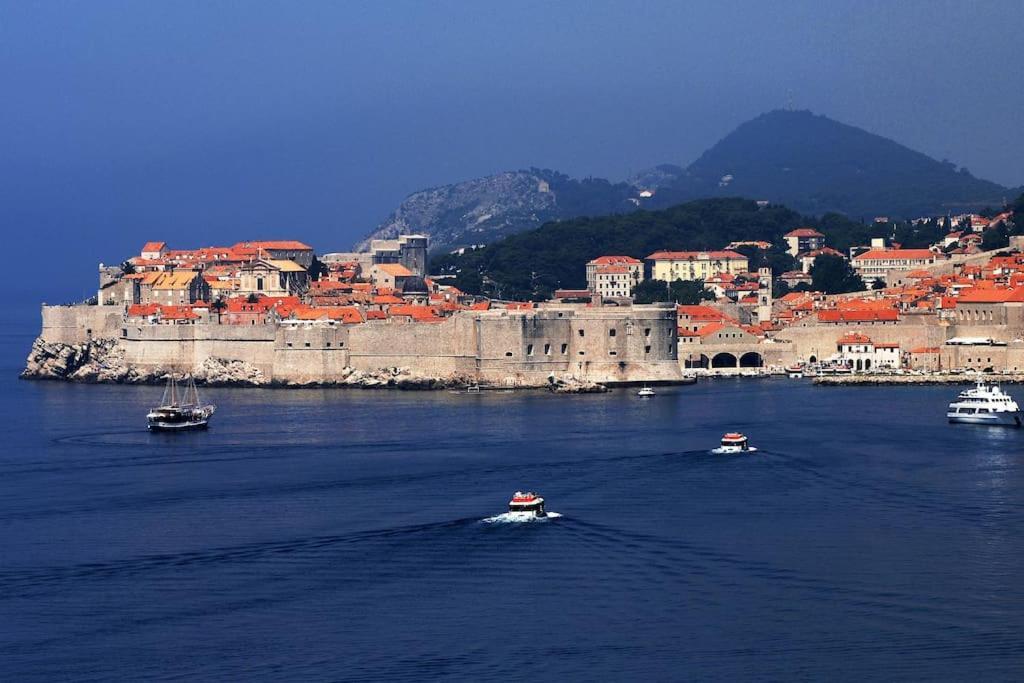 Wave N' Sea Apartment With A Private Pool Dubrovnik Bagian luar foto